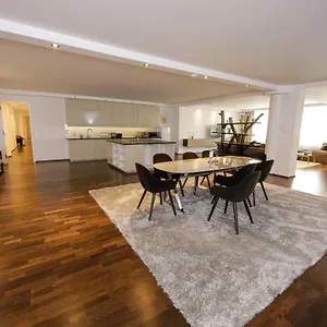 Apartment Parkring By Nikolax
